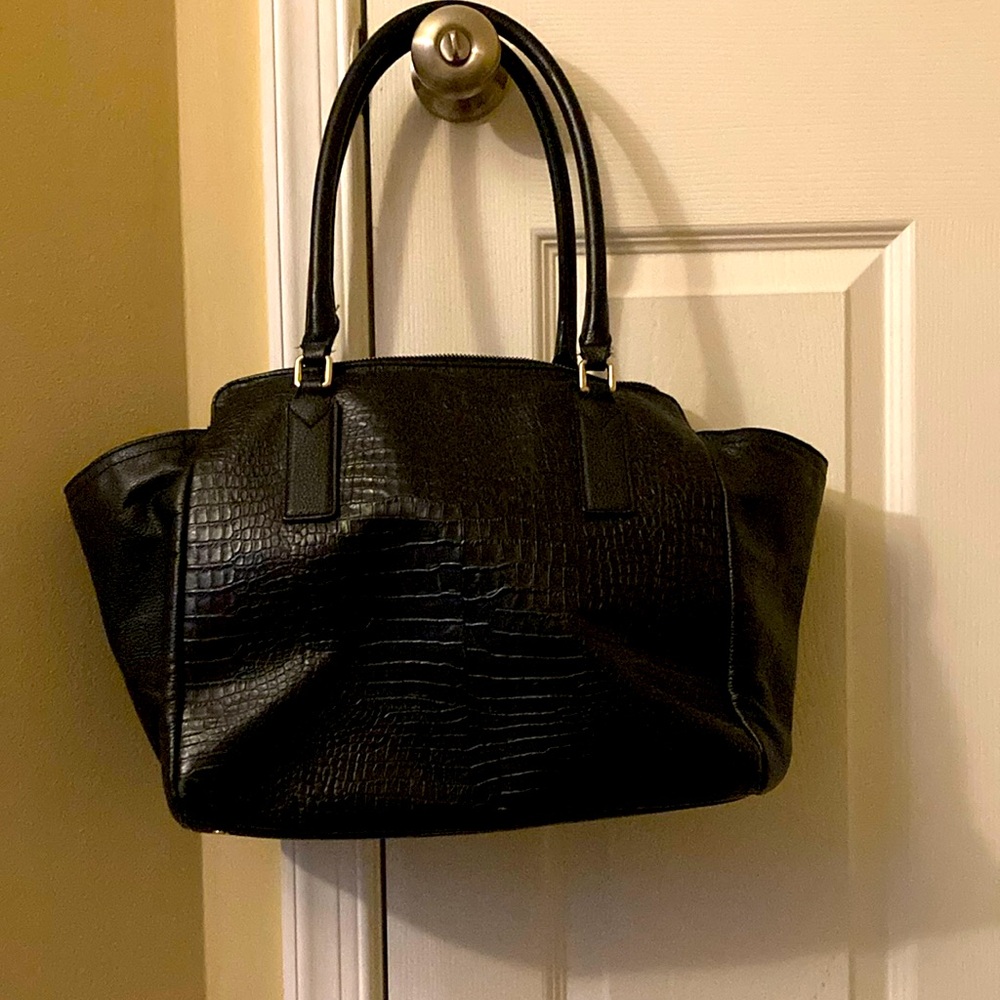 Beautiful Banana Republic leather laptop/Ipad shoulder bag.
